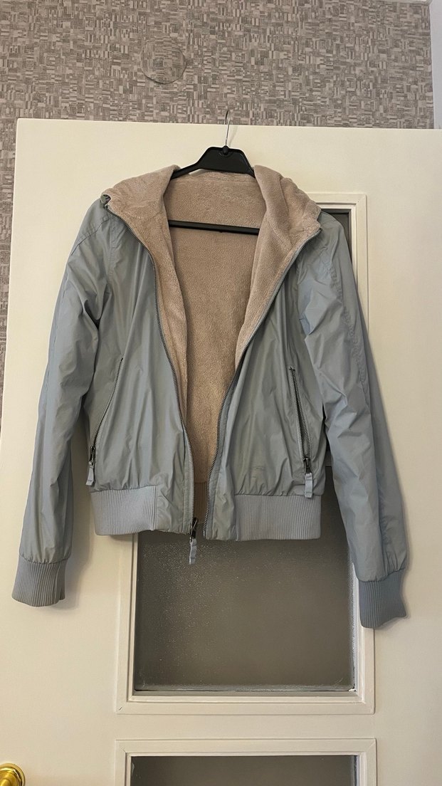 Çift taraflı kullanımlı,kapüşonlu kadın kaban - Görsel 4