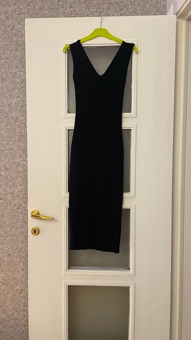 Siyah V Yakalı Uzun Kadın Elbise - Görsel 3