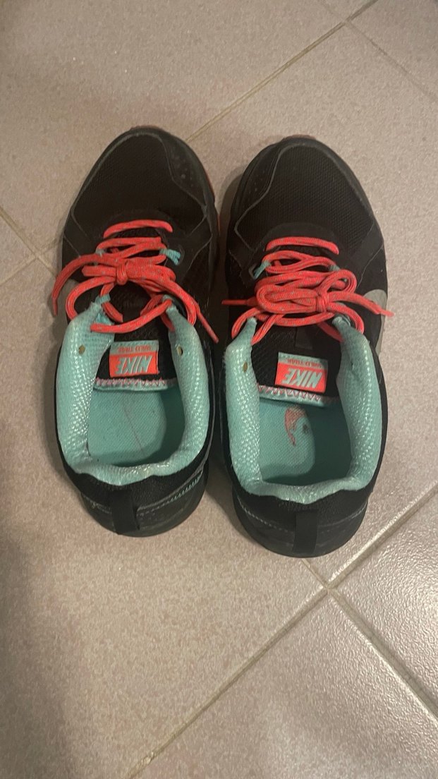 Siyah yürüyüş ayakkabısı - Görsel 2