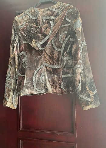 Kahverengi gri tonlarda kapüşonlu kadife Ceket - Görsel 4