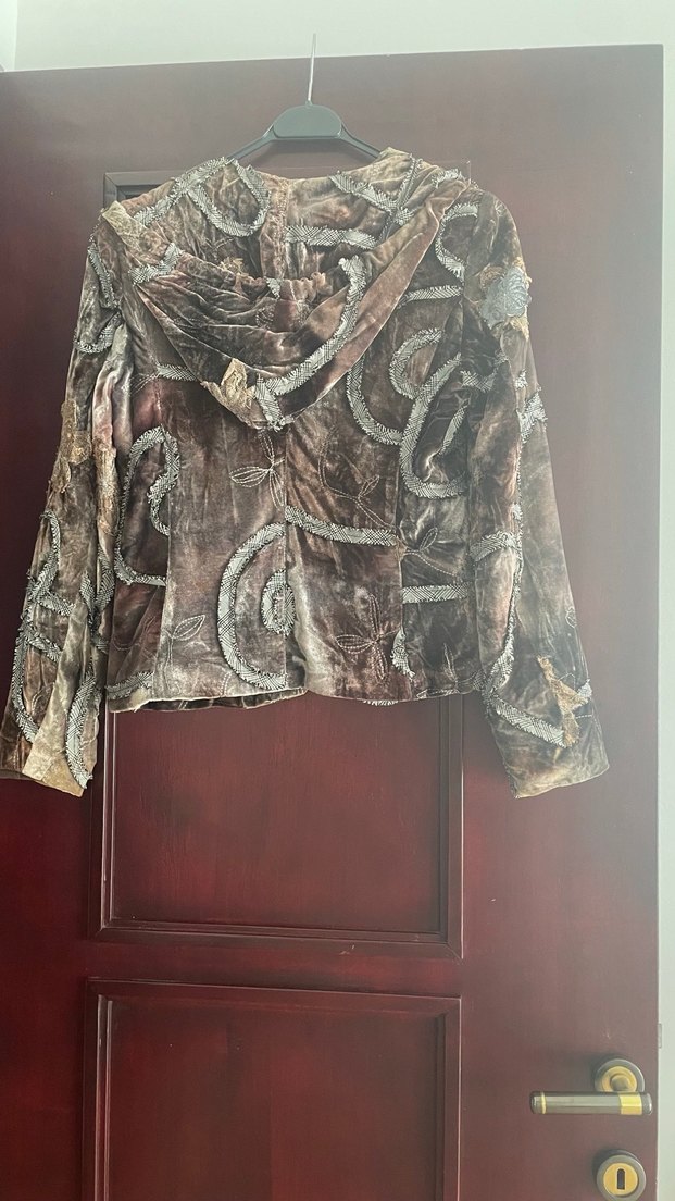 Kahverengi gri tonlarda kapüşonlu kadife Ceket - Görsel 3