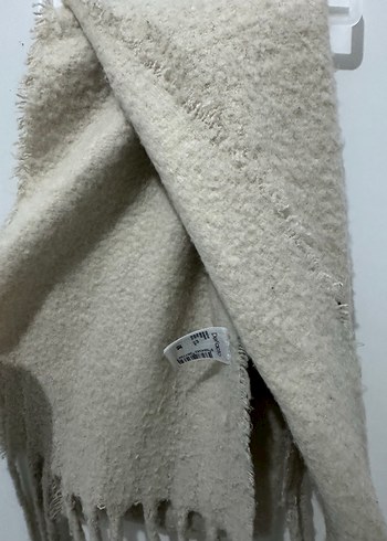 Püsküllü Bej Kadın Şal - Görsel 2