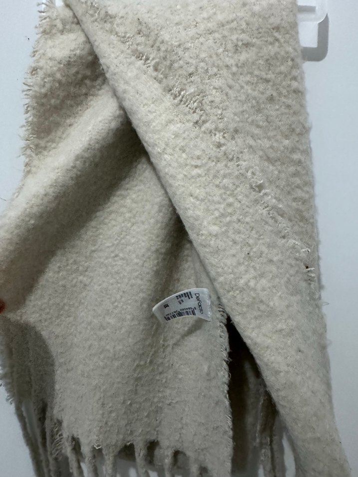 Püsküllü Bej Kadın Şal - Görsel 2