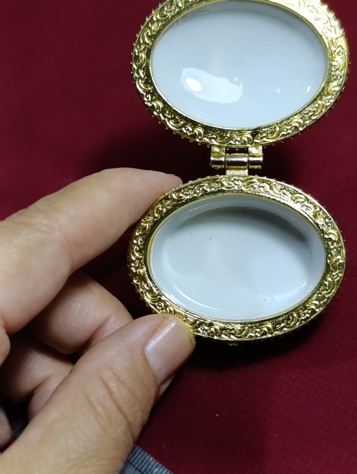 Çiçek Desenli Beyaz Porselen Pudra Kutusu - Görsel 2