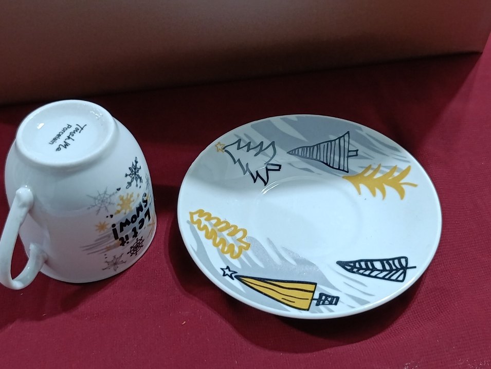 Beyaz Renkli Kar Temalı Fincan ve Tabağı iki adettir - Görsel 3