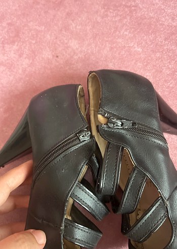 Siyah Tokalı Stiletto Kadın Ayakkabı - Görsel 4