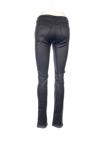 28 Beden Wrangler Düz Kesim %70 İndirimli.
