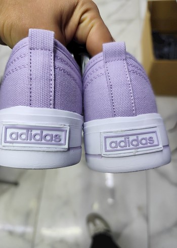 Mor Adidas Kadın Spor Ayakkabı numaralar mevcut - Görsel 5