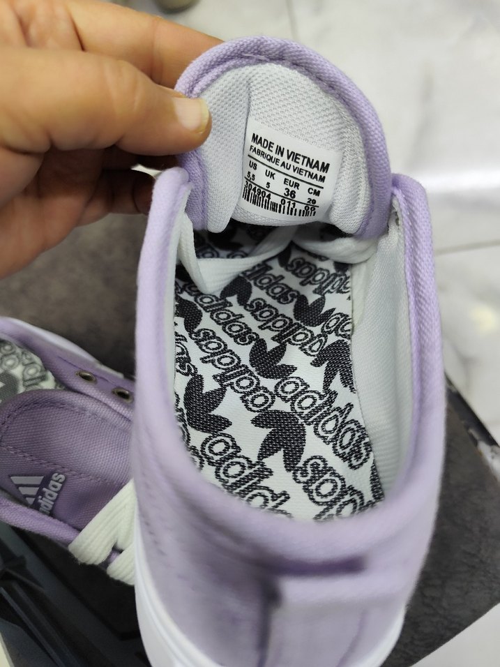Mor Adidas Kadın Spor Ayakkabı numaralar mevcut - Görsel 4
