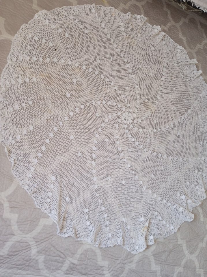 Beyaz İşlemeli Yuvarlak El İşi masa örtüsü - Görsel 2