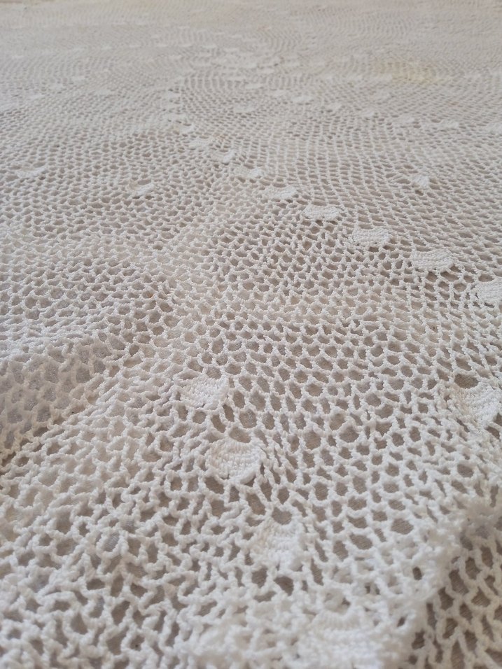 Beyaz İşlemeli Yuvarlak El İşi masa örtüsü - Görsel 3