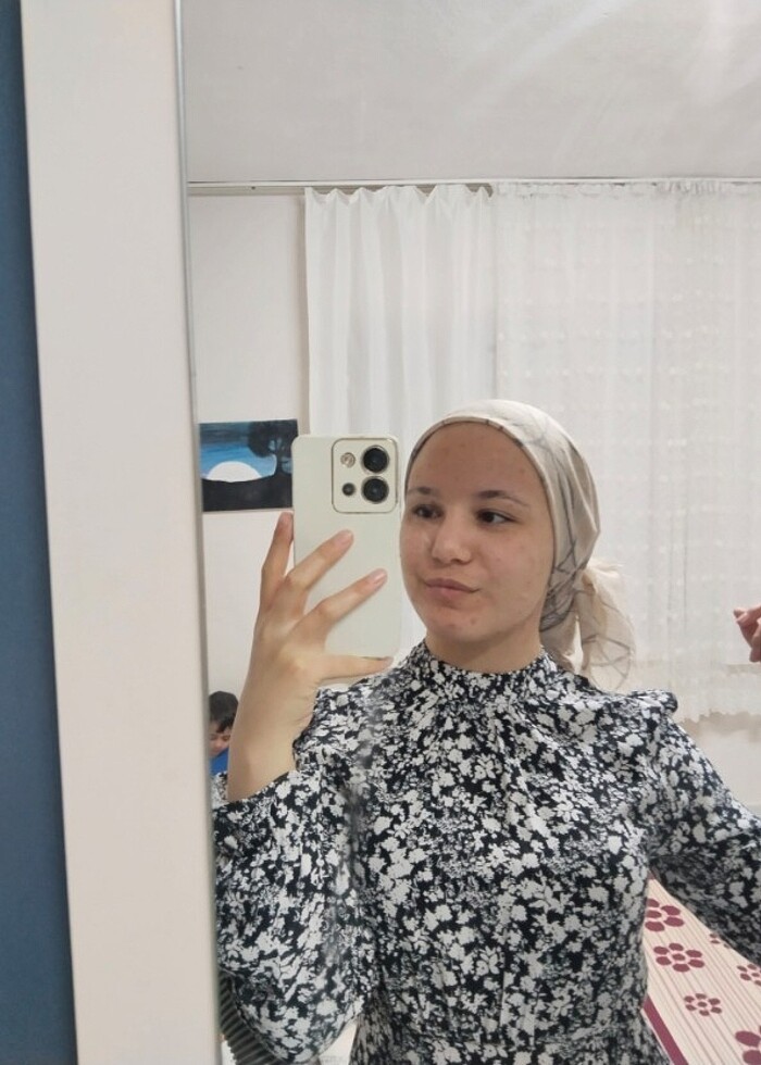 Çiçekli 36-38 bedene uyumlu Bershka elbise - Görsel 2