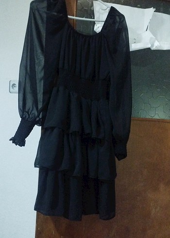 Uzun Siyah Gotik Fırfırlı Elbise