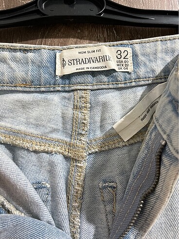 Stradivarius Mom jean