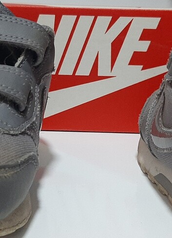 Nike Erkek çocuk ayakkabisi