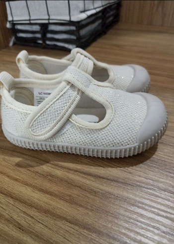 Beyaz Kız Bebek Ayakkabısı 21 numara - Görsel 2