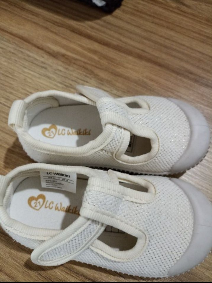 Beyaz Kız Bebek Ayakkabısı 21 numara - Görsel 3