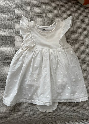 H&M Beyaz Nakışlı Fırfırlı Elbise