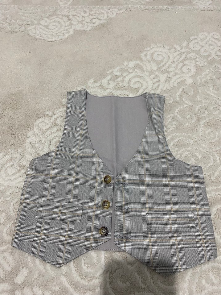 Gri Düğmeli Çocuk Yelek ve Pantolon Takımı - Görsel 4