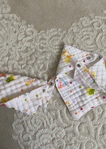 Renkli Nakışlı Bebek Önlüğü - Görsel 2