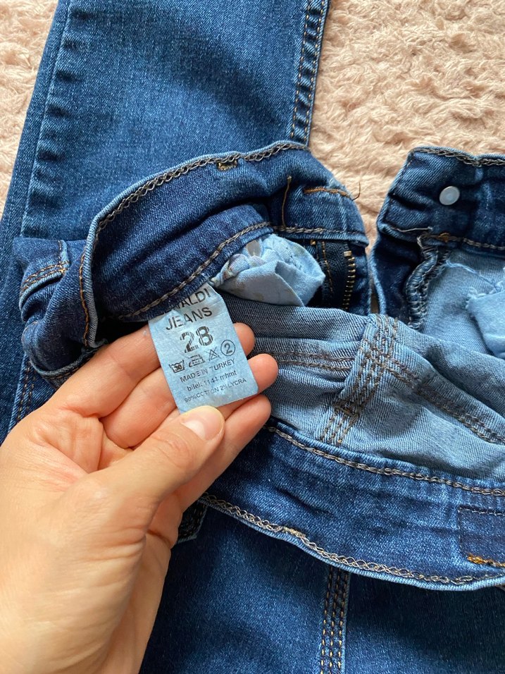 Kadın Mavi Sıkı Kesim Midi Kot Pantolon - Görsel 4