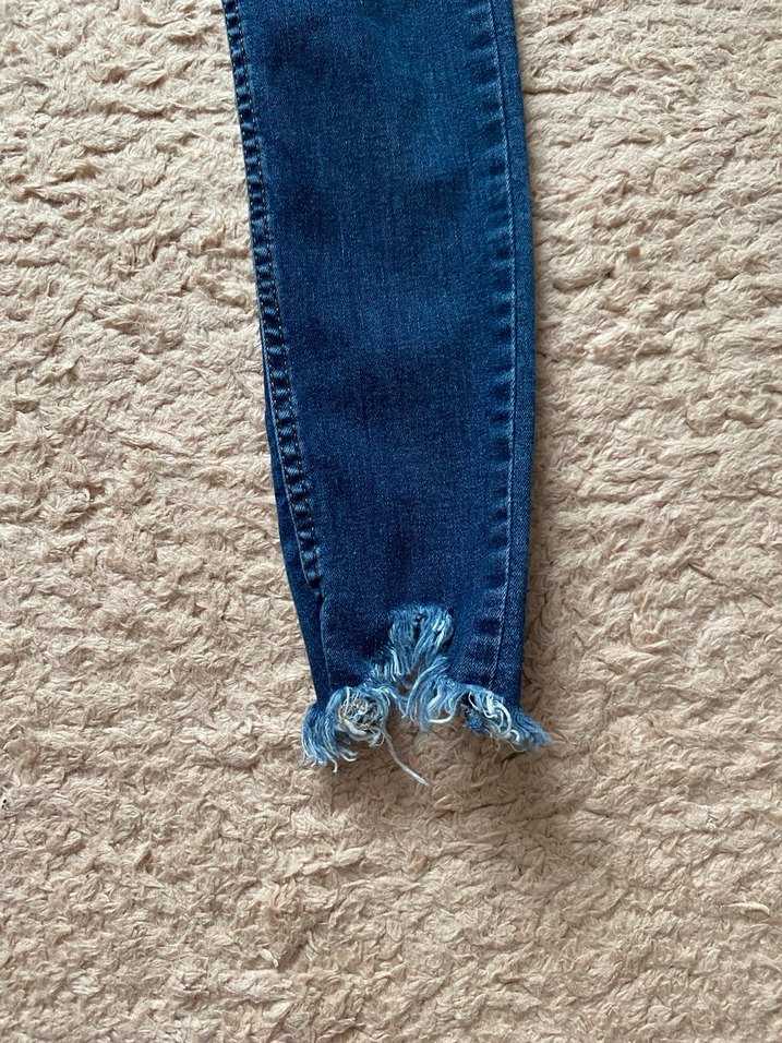 Kadın Mavi Sıkı Kesim Midi Kot Pantolon - Görsel 2