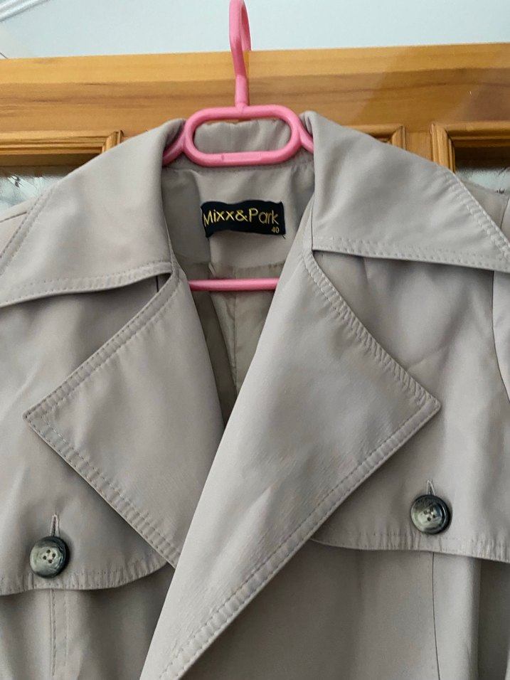 Bej Kadın Uzun Düğmeli Trençkot - Görsel 3