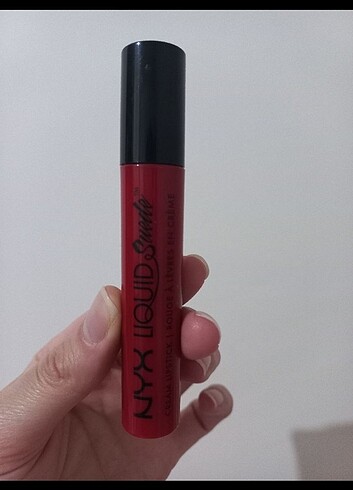 Nyx liquid suede mat ruj (kitten heels)