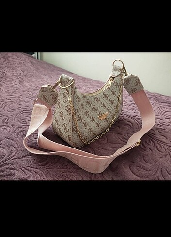  Beden Guess Baget Ölçüleri 23x17 cm 