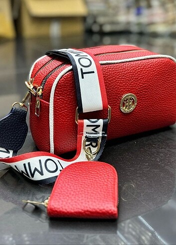 Tommy Hilfiger çapraz renkler mevcut sol kaydırın 