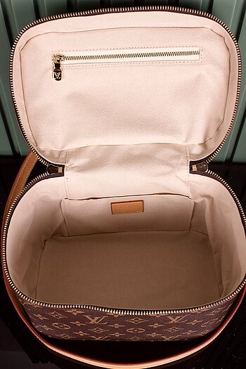  Beden Louis Vouitton makyaj Çantas