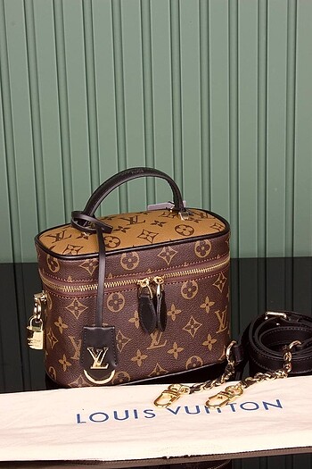 Louis Vuitton Louis Vouitton VANITY PM