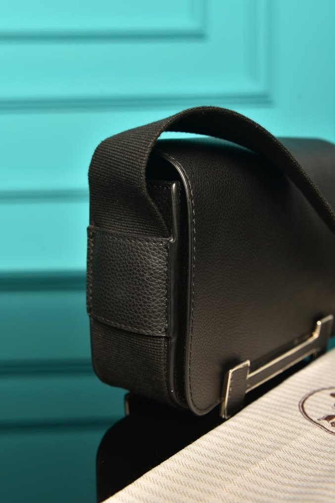 Hermes Kadın Siyah Deri Tokalı Günlük Çanta - Görsel 3