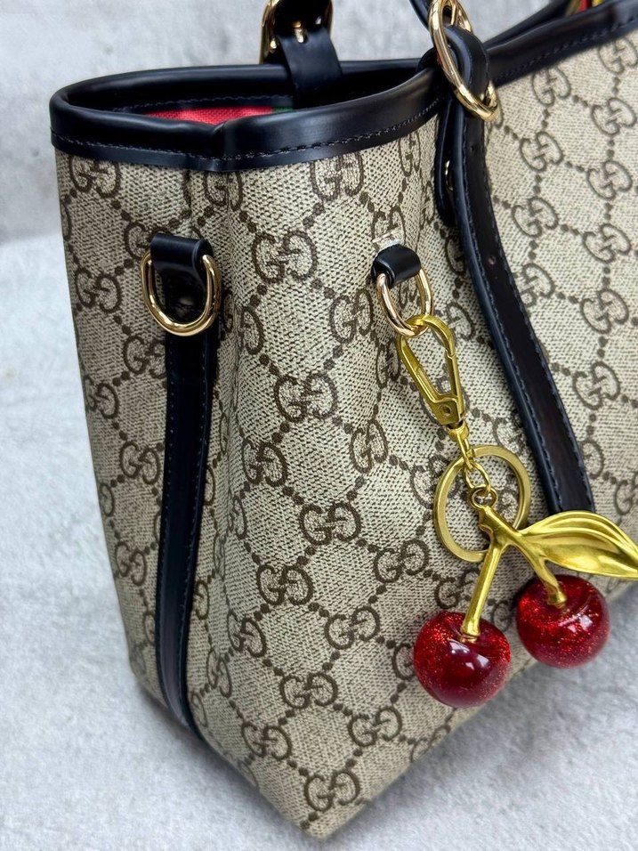 Gucci - GG EMBLEM TOTE BAG - Görsel 4