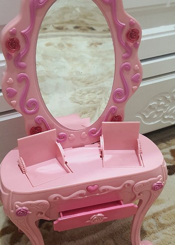 barbie bebek makyaj masasi - Görsel 2