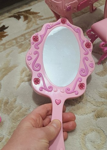 barbie bebek makyaj masasi - Görsel 4