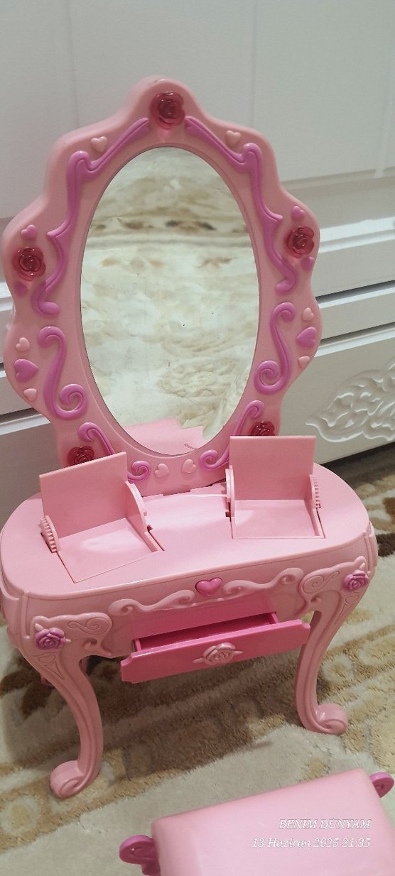 barbie bebek makyaj masasi - Görsel 2