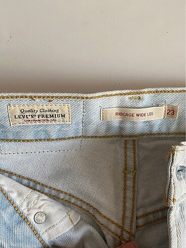 Levis Levis pantalon bedenime uymadı iadesi geçtiği için satıyorum