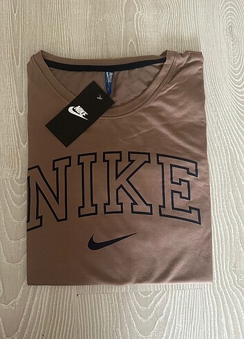 Nike Nike Tişört 