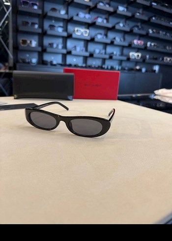 Yves Saint Laurent Parlak Siyah Saint Laurent Kadın Güneş Gözlüğü