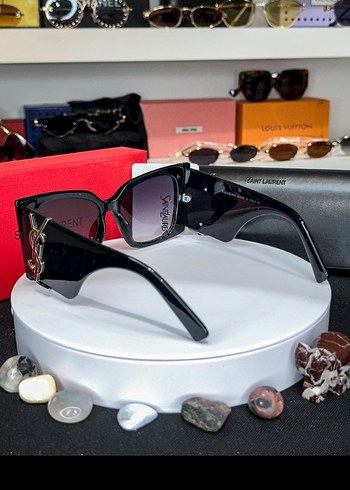 Kemer Detaylı Siyah Gotik Kadın Gözlüğü - Görsel 2