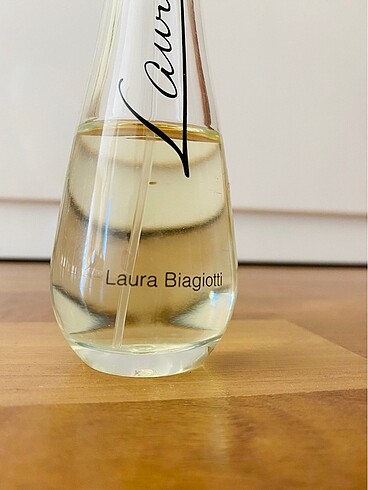 Laura Biagiotti Parfüm şişesi