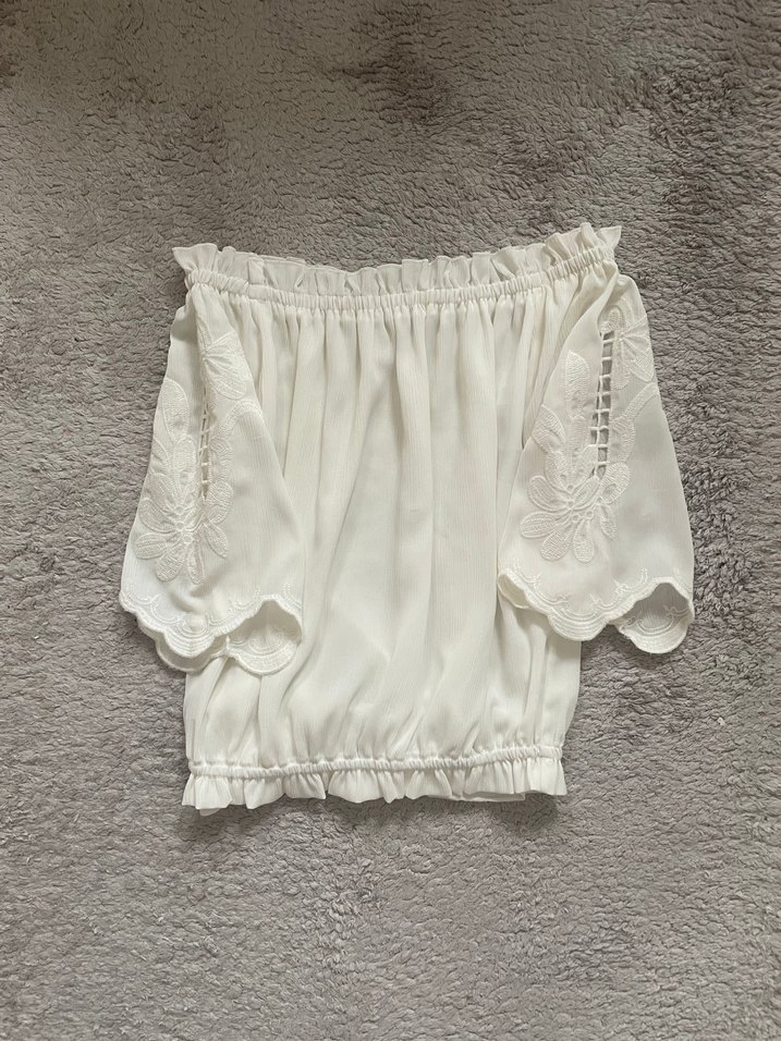 Dantel Detaylı Beyaz Straplez Bluz - Görsel 2