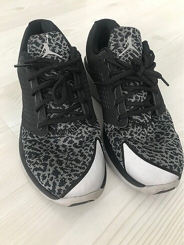 Nike Jordan erkek 42,5 çok temiz