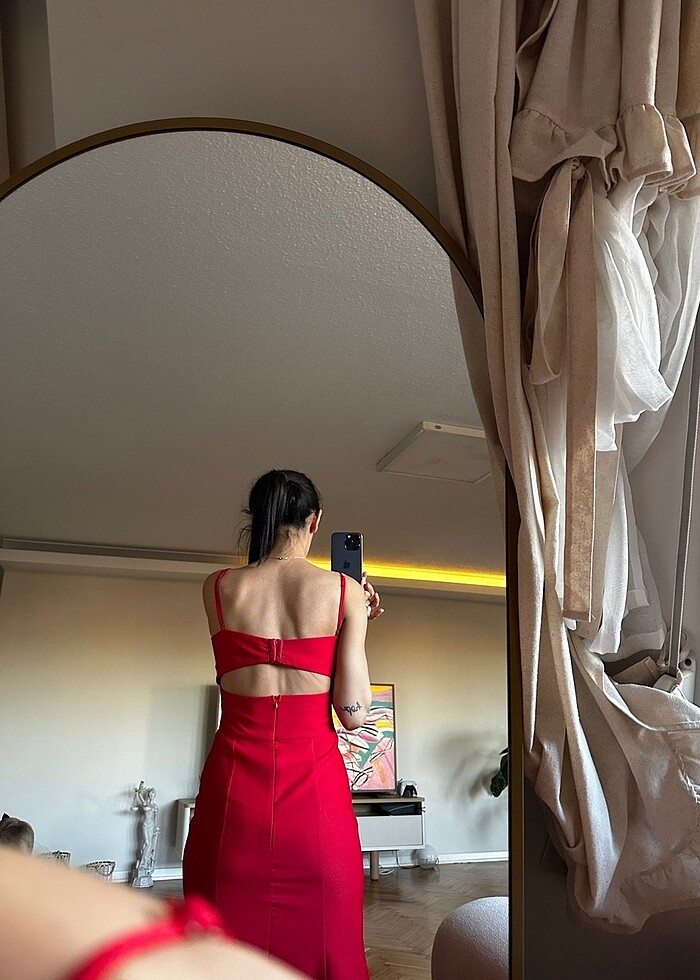 Kırmızı elbise - Görsel 5