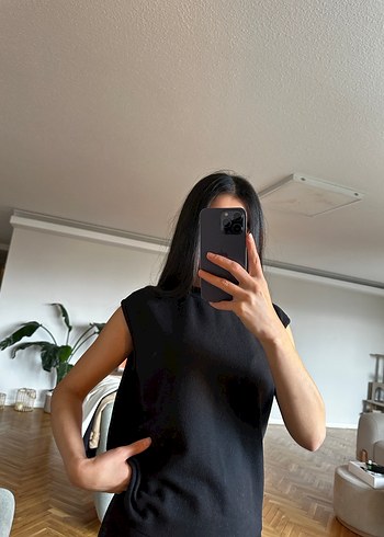 Siyah Yüksek Yakalı Kolsuz takım - Görsel 2