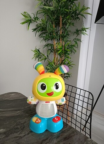 Dans Eden Robot