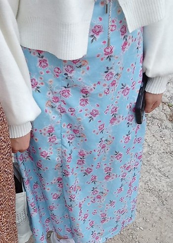 Diğer çiçekli midi yırtmaçlı elbise