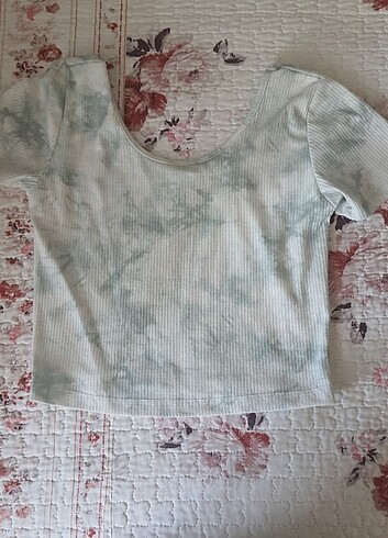 Batik crop