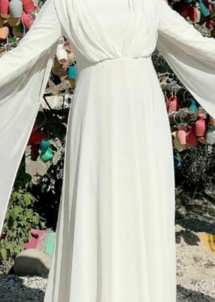 Beyaz uzun pelerinli - Görsel 2